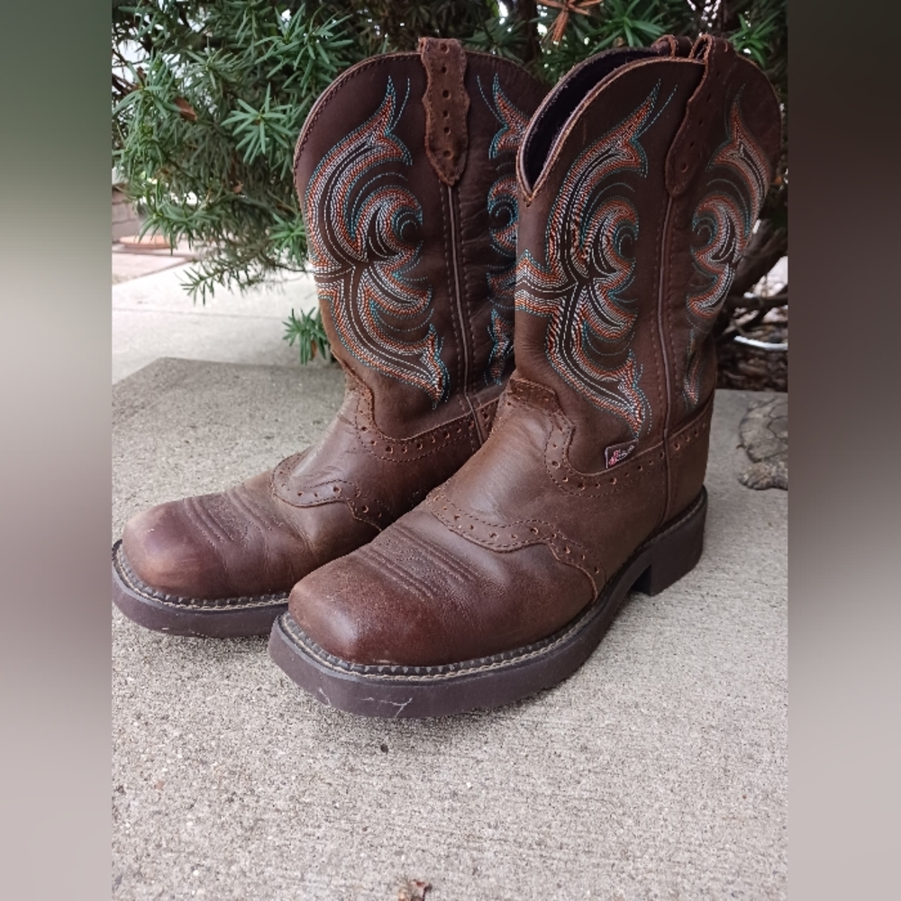 Womens Justin cowboy boots